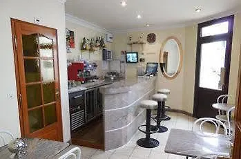 Le Petit Chateau Proche Parc Des Expositions Porte De Versailles Hotel 2*